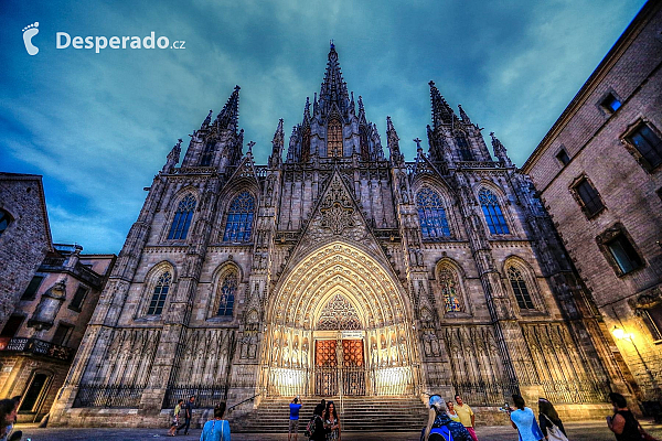 Gotická katedrála svaté Eulálie v Barceloně (Španělsko)