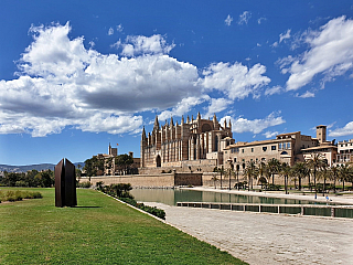 Palma de Mallorca je centrem ostrova Mallorca