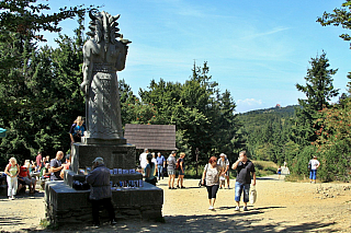 Socha Radegasta na trase z Pusteven na Radhošť (Česká republika)