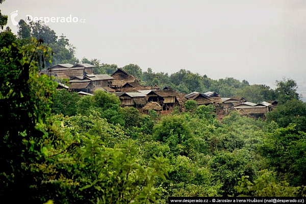 Vesnice kmene Akha (Laos)