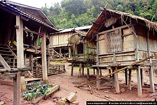 Vesnice kmene Akha (Laos)