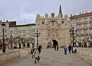 Arco de Santa María v Burgosu (Stará Kastilie - Španělsko)
