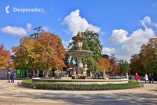 El Retiro Park v Madridu (Španělsko)