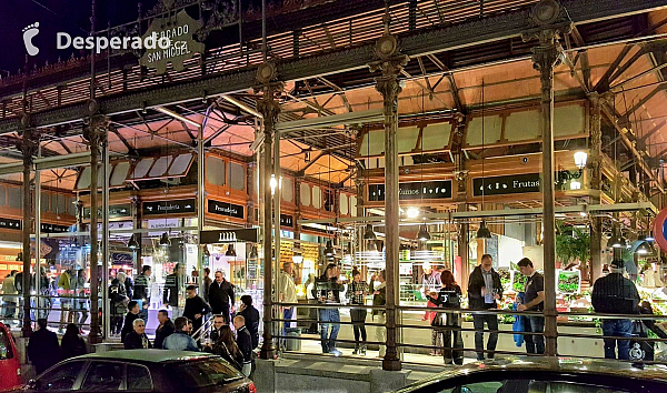 Tržiště Mercado de San Miguel v Madridu (Španělsko)