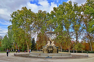 El Retiro Park v Madridu (Španělsko)