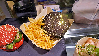 Tržiště Mercado de San Miguel v Madridu (Španělsko)