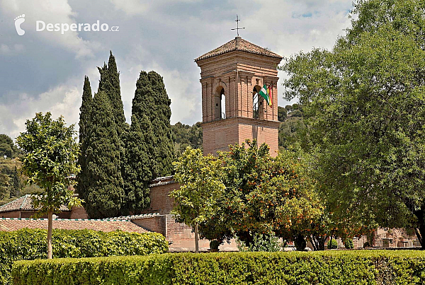 Alhambra - středověký komplex paláců a pevností nad Granadou (Andalusie - Španělsko)