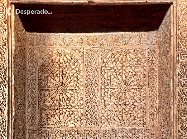 Alhambra - středověký komplex paláců a pevností nad Granadou (Andalusie - Španělsko)