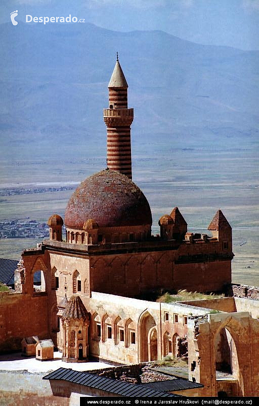 Palác Ishak Pasha poblíž Doğubayazıt (Turecko)