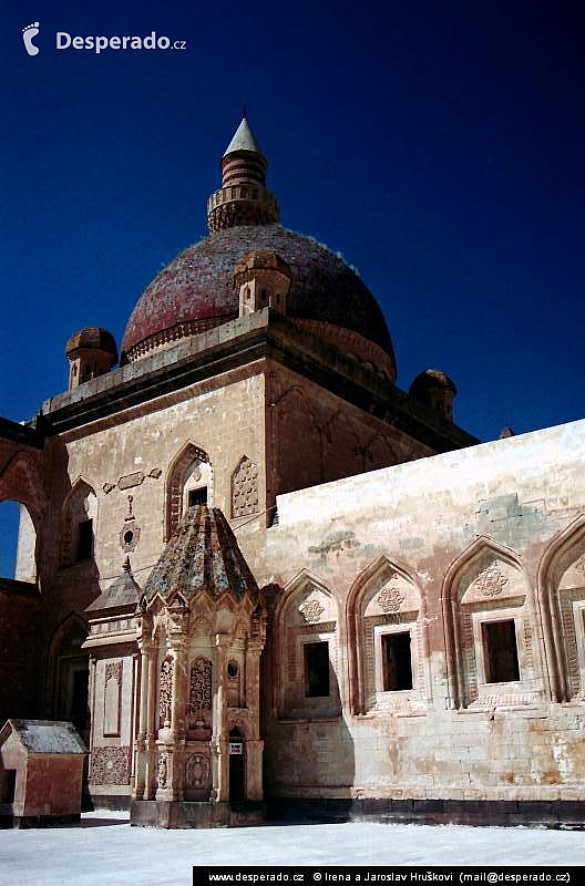 Palác Ishak Pasha poblíž Doğubayazıt (Turecko)