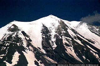 Hora Ararat z turecké strany poblíž Doğubayazıt (Turecko)