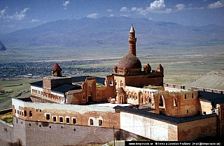 Palác Ishak Pasha poblíž Doğubayazıt (Turecko)