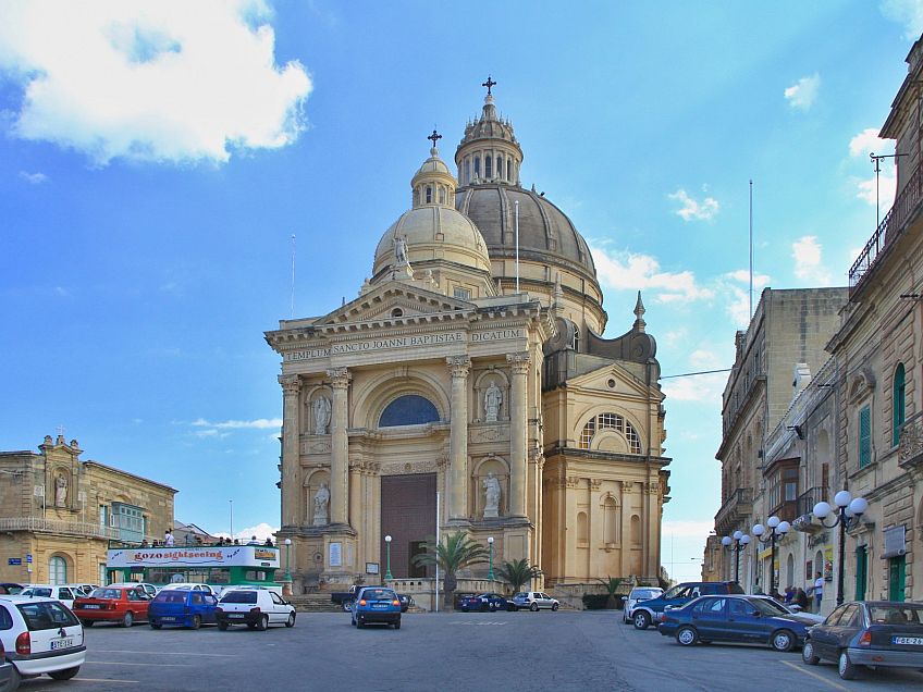 Chrám v městečku Xewkija na ostrově Gozo (Malta)