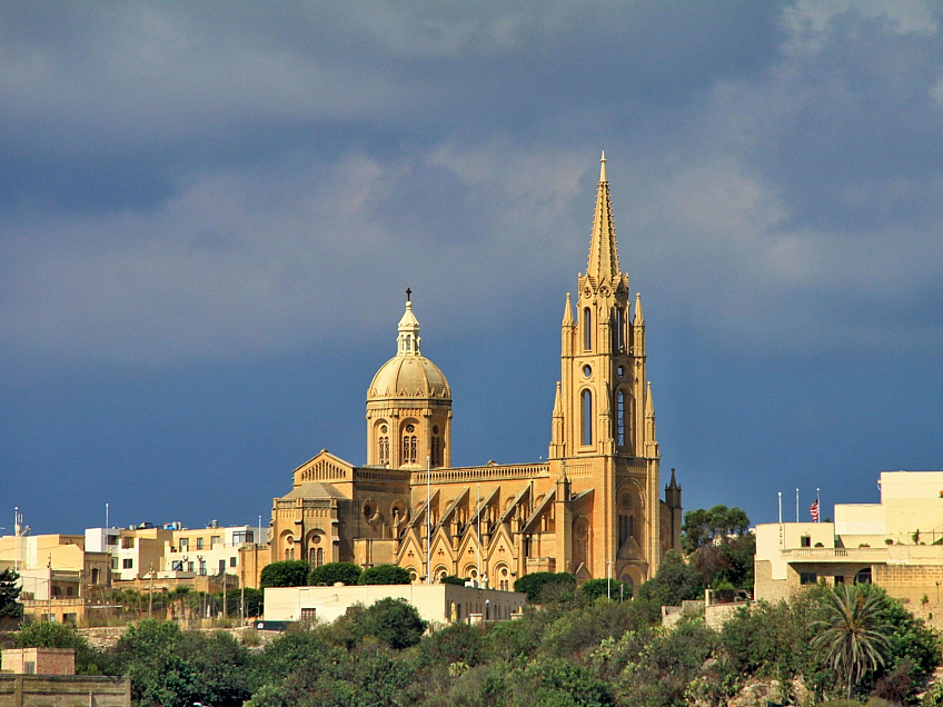 Chrám v přístavním městečku Mgarr na ostrově Gozo (Malta)