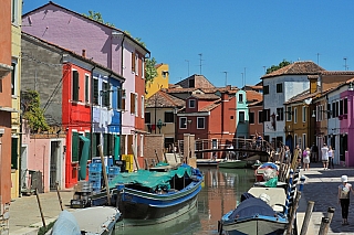 Ostrov Burano v Benátské laguně (Benátky - Itálie)