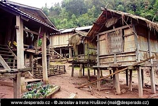 Vesnice kmene Akha (Laos)
