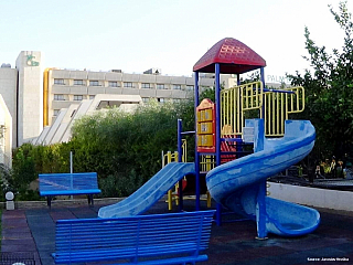 Frixos Suites Hotel v Larnace (Kypr)