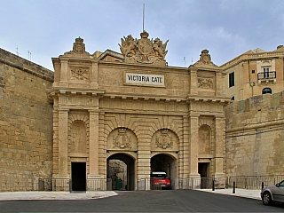 Městská brána Victoria Gate (Valletta - Malta)