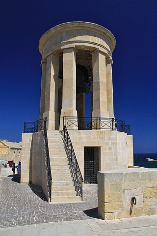 Siege Bell War Memorial (Valletta - Malta)