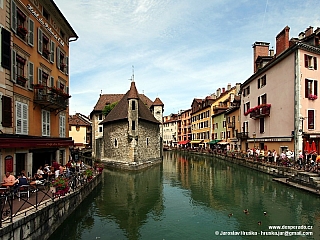 Annecy v předhůří Alp
