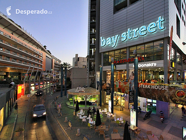 Nákupní centrum Bay Street v Paceville (Malta)