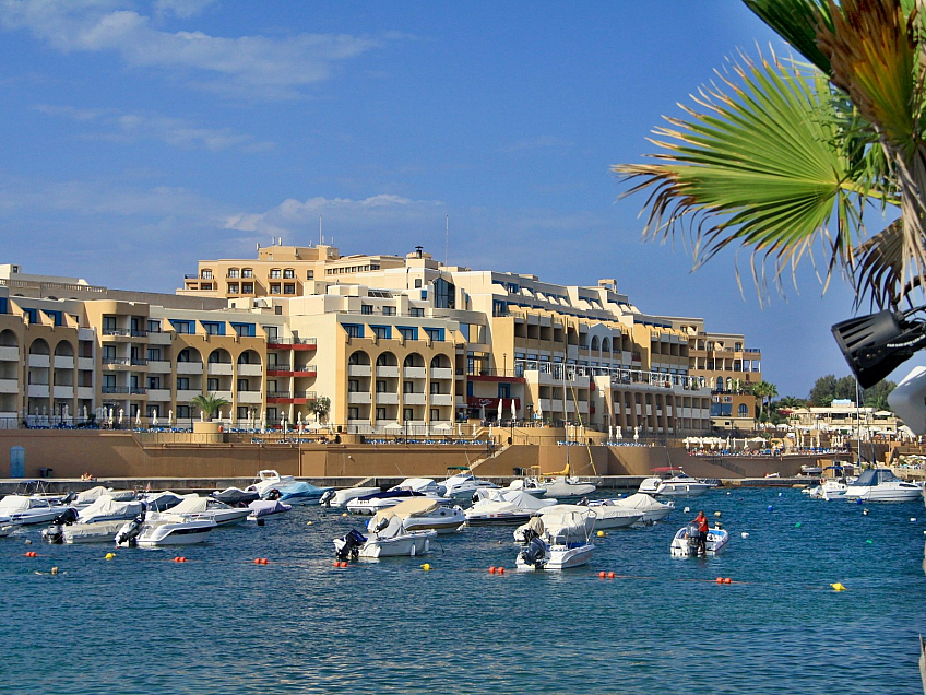 Pláž v Paceville (Malta)