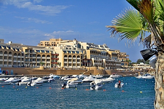 Pláž v Paceville (Malta)