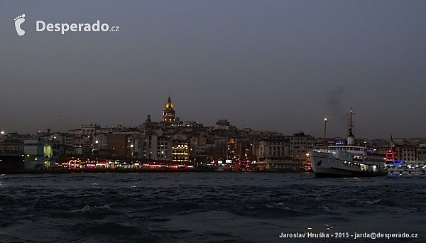 Večerní Galata v Istanbulu (Turecko)