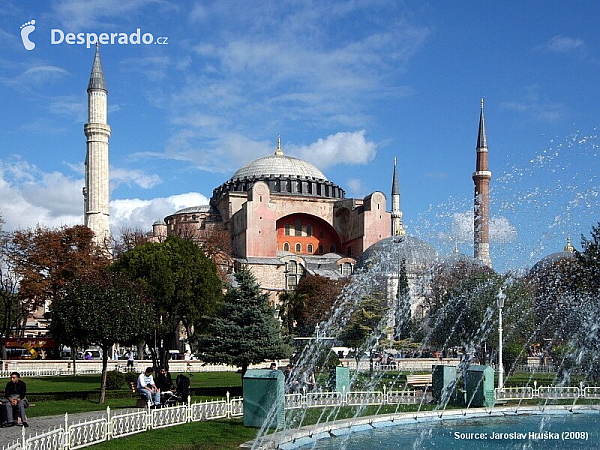 Chrám Hagia Sofia v Istanbulu (Turecko)