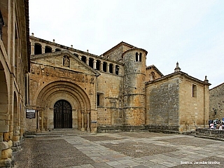 Středověký skanzen Santillana nejvíce proslavily Altamirské jeskyně