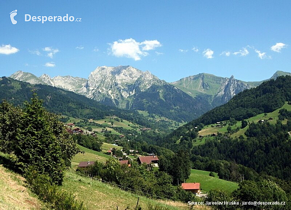 Horská krajina nabízí úžasné výhledy - Savojské Alpy (Francie)