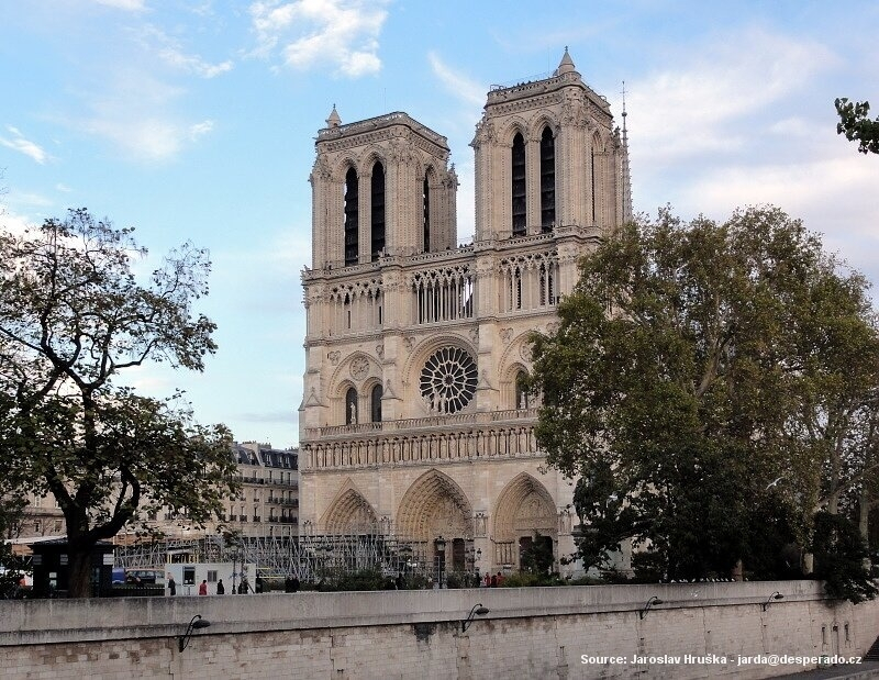 Katedrála Notre-Dame v Paříži (Francie)