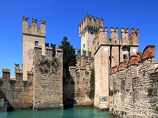 Sirmione je perlou jezera Lago di Garda