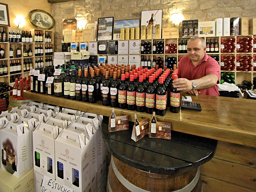 Obchod s vínem v Logroño (La Rioja - Španělsko)