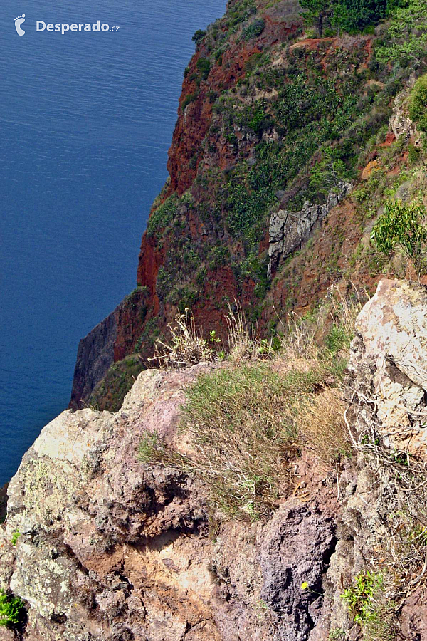 Útes a vyhlídka Cabo Girão (Madeira - Portugalsko)