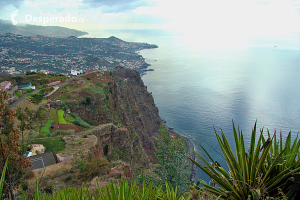 Útes a vyhlídka Cabo Girão (Madeira - Portugalsko)