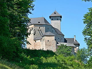 Hrad Rappottenstein byl vystavěn ve dvanáctém století Kuenringy, o dvě století později pak získal práva trhu, jako vůbec jedna z nejstarších lokalit Dolních Rakous. Za zmínku jistě stojí i to, že tento hrad nebyl, i přes obležení Švédy, vzbouřenými rolníky nebo třeba i protestantskými vojsky...