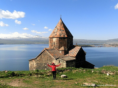 Arménie: kontrasty s kamenitou tváří