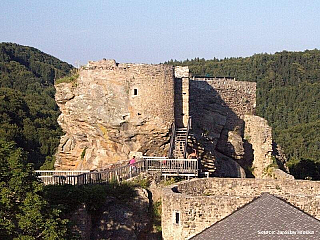 Hrad Aggstein nad údolím Wachau (Rakousko)