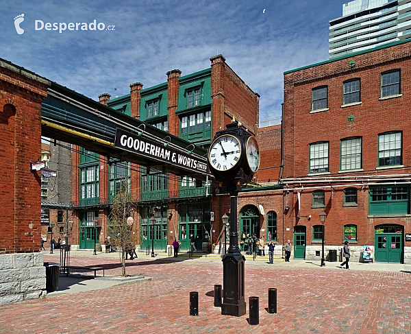 Historická čtvrť The Distillery District v Torontu (Kanada)