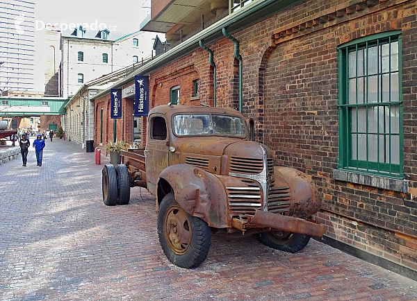 Historická čtvrť The Distillery District v Torontu (Kanada)