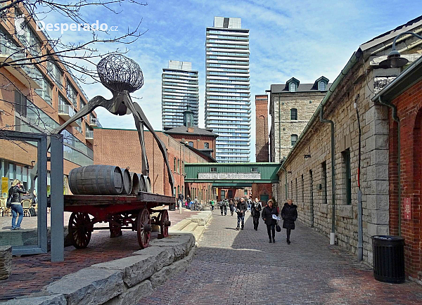 Historická čtvrť The Distillery District v Torontu (Kanada)