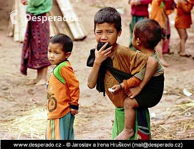 Děti kmene Akha (Laos)