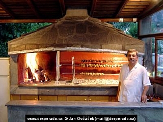 Gril v taverně (Řecko)