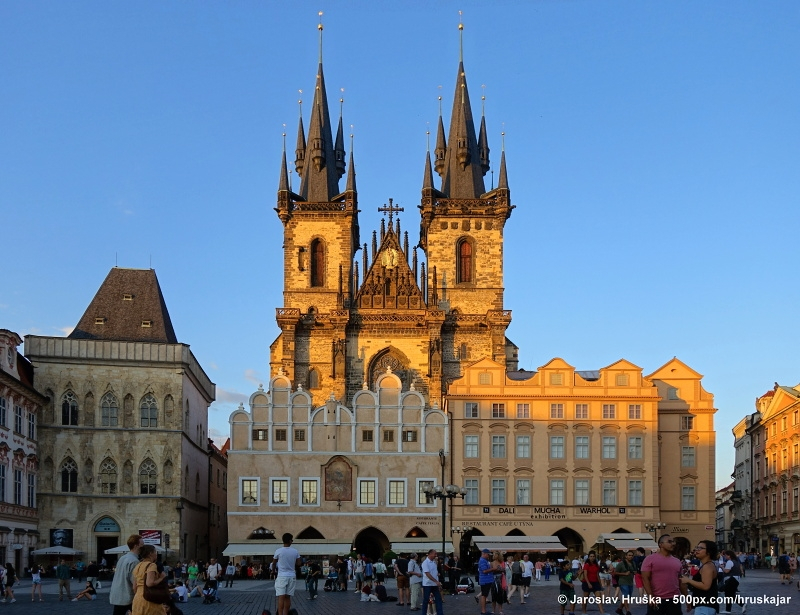 Týnský chrám na Staroměstském náměstí v Praze (Česká republika)