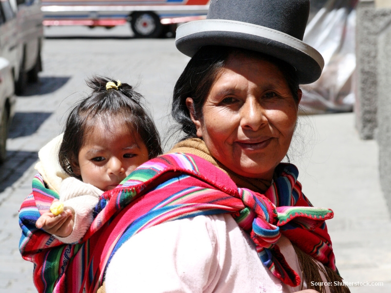 Indiánka s dítětem (Bolívie)
