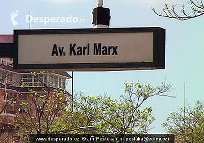 Av. Karl Marx v centru Maputa (Mosambik)