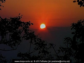 Samota Trackers, ubytování, východ slunce (Zimbabwe)