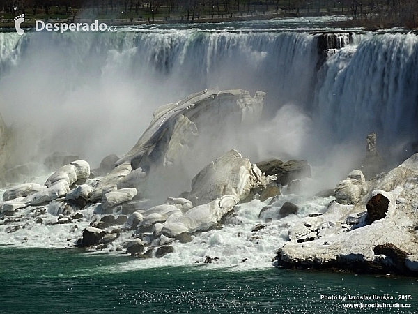 Niagarské vodopády (Kanada)