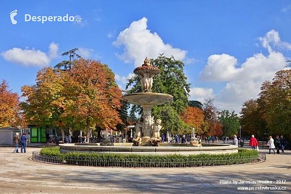 Park Retiro (Parque del Buen Retiro) v Madridu (Španělsko)